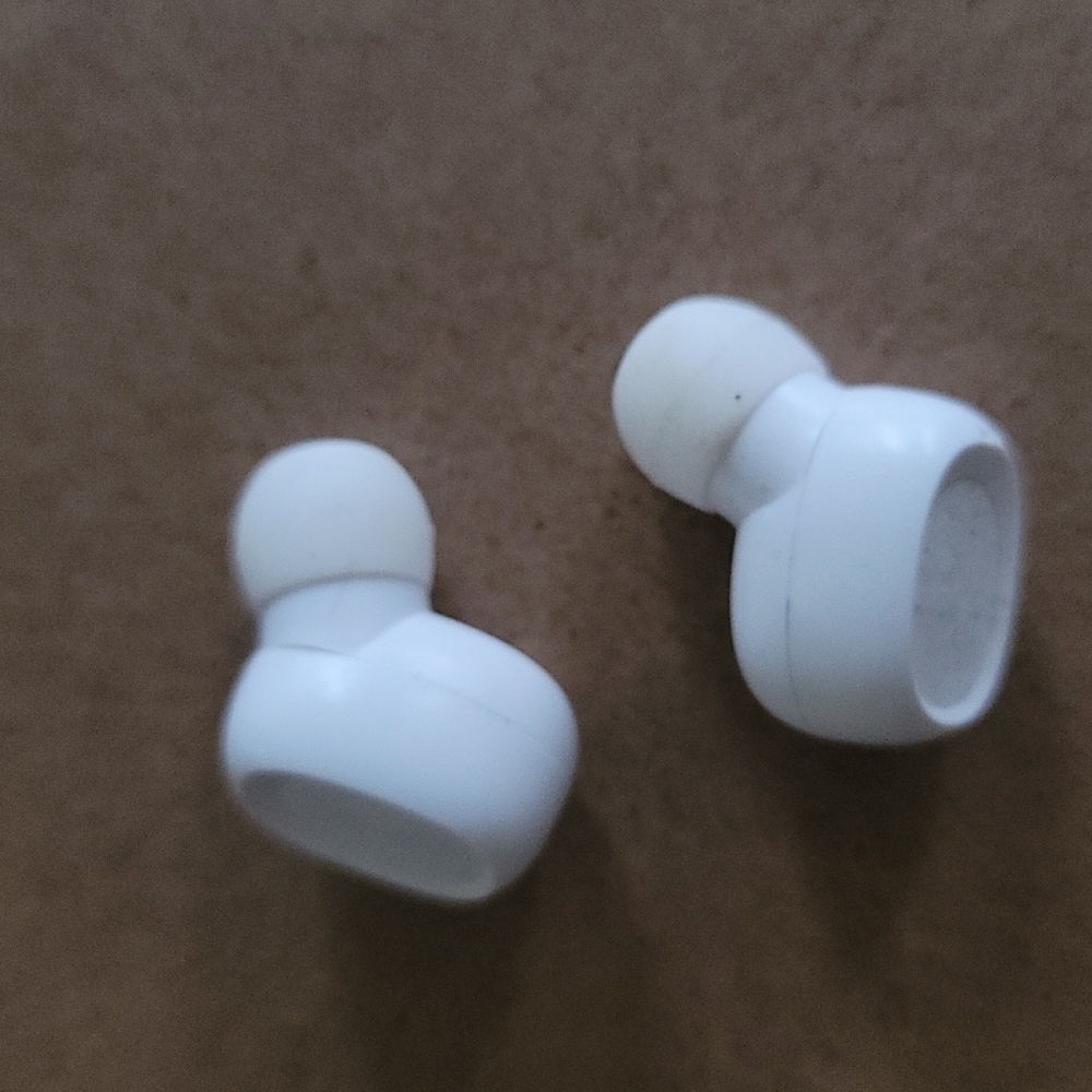 Photive earbuds that go in your ear & rest in the upper curves of your ear - Picture 4 of 4